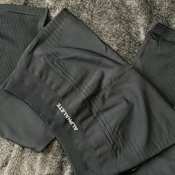 Alphalete Ozone leggings - Picture 2 of 2